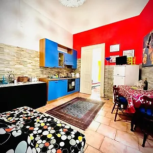 la-casa-di-luna-via-vitt-emanuele-ii-bike.catania-hotels.net/